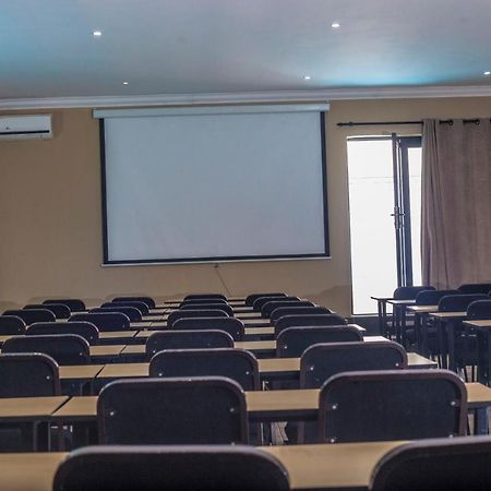נלספרויט Coyotes Hotel & Conference Centre מראה חיצוני תמונה