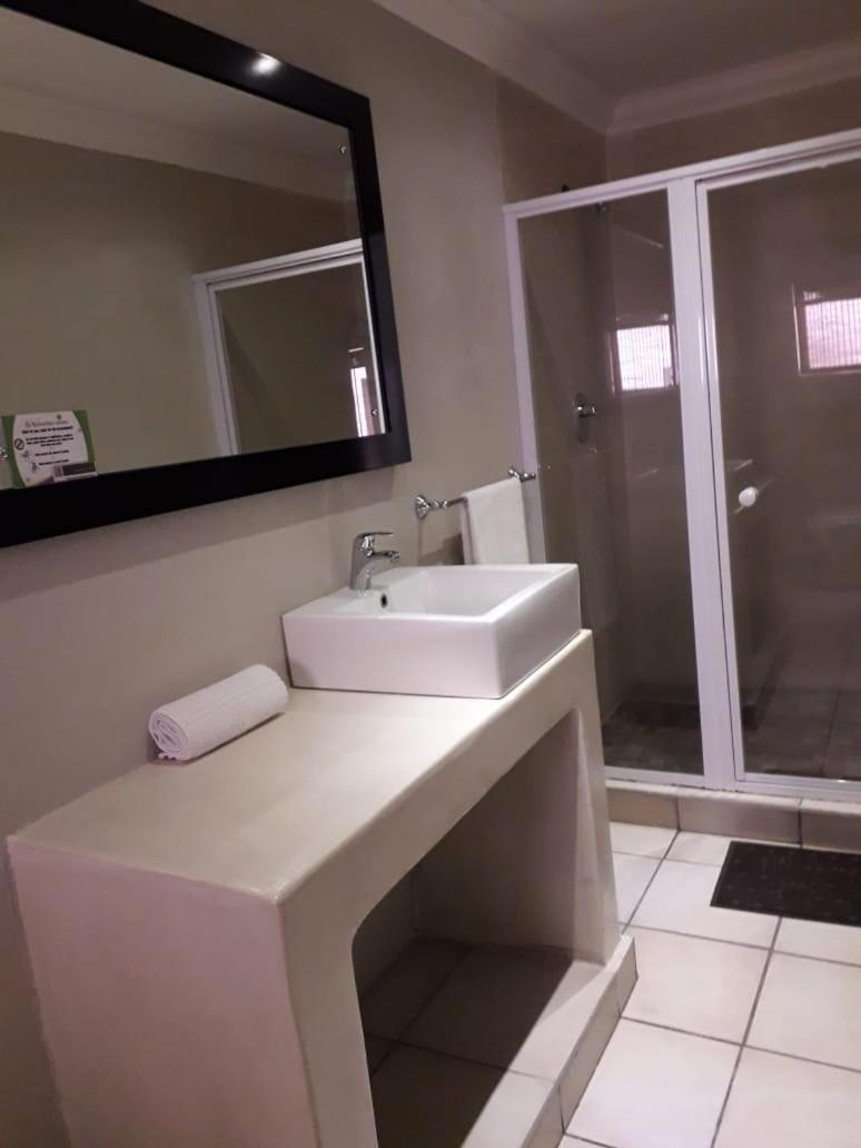 נלספרויט Coyotes Hotel & Conference Centre מראה חיצוני תמונה