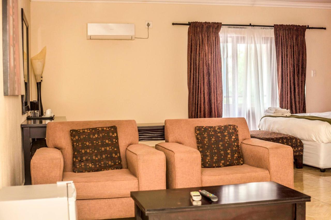נלספרויט Coyotes Hotel & Conference Centre מראה חיצוני תמונה
