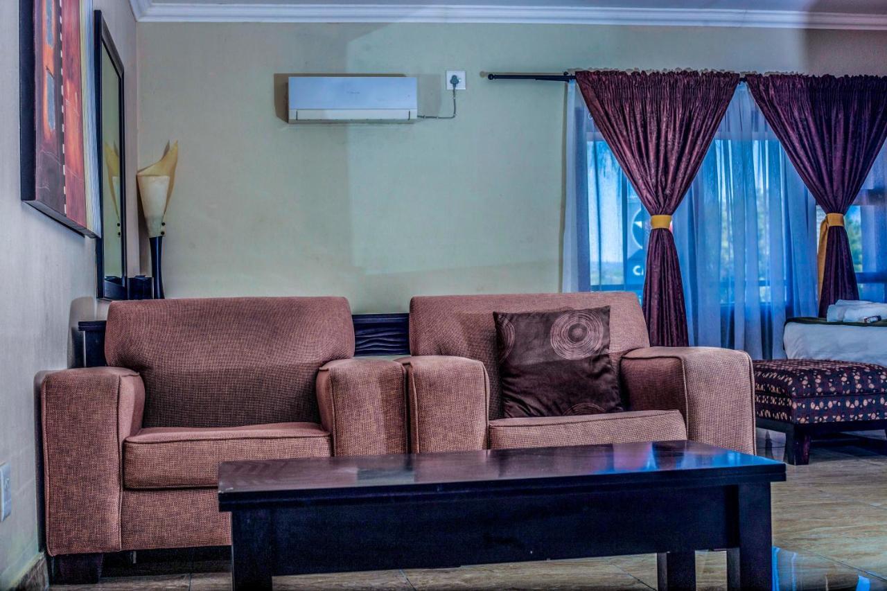 נלספרויט Coyotes Hotel & Conference Centre מראה חיצוני תמונה